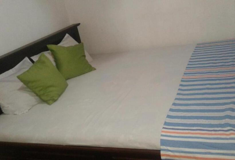 اتاق لوکس, Triple One Villa