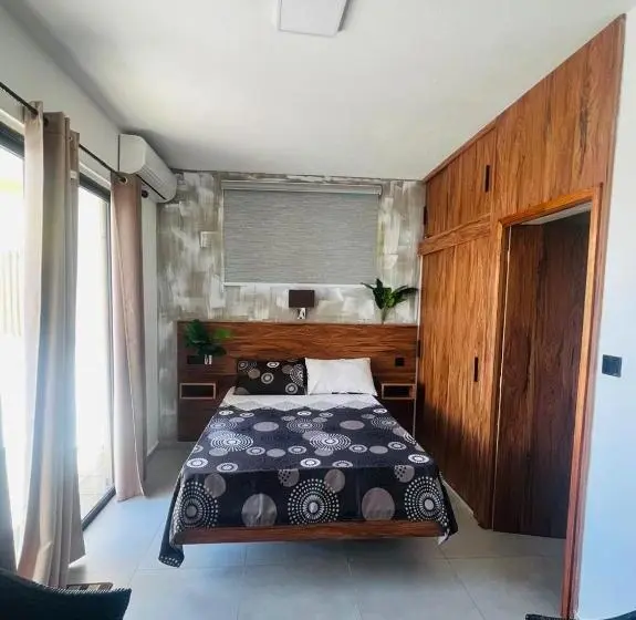 اتاق استاندارد, Cloudview Villa
