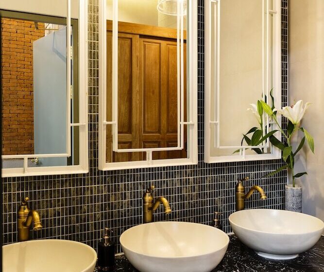 Кровать в Общей Комнате, Khunluang Hostel