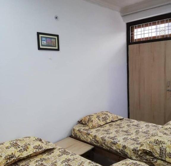 Номер Стандарт с Балконом, Om Trance Hostel