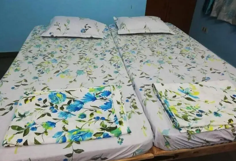 Chambre Standard, Om Trance Hostel