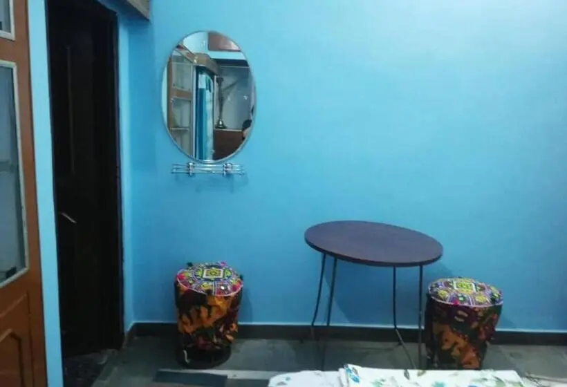 Chambre Standard, Om Trance Hostel