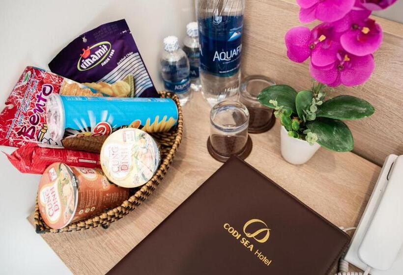 اتاق استاندارد چهار تخته با چشمانداز دریا, Codi Sea Hotel & Travel