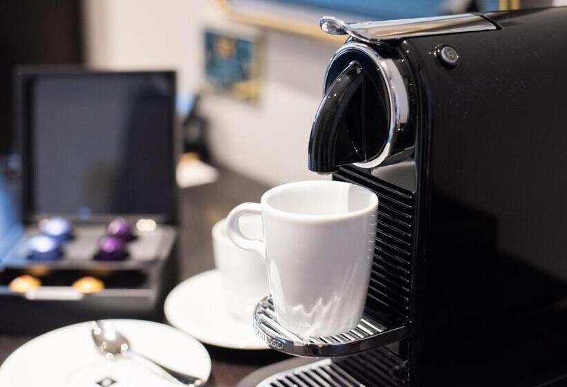 חדר סטנדרט, Blackbird