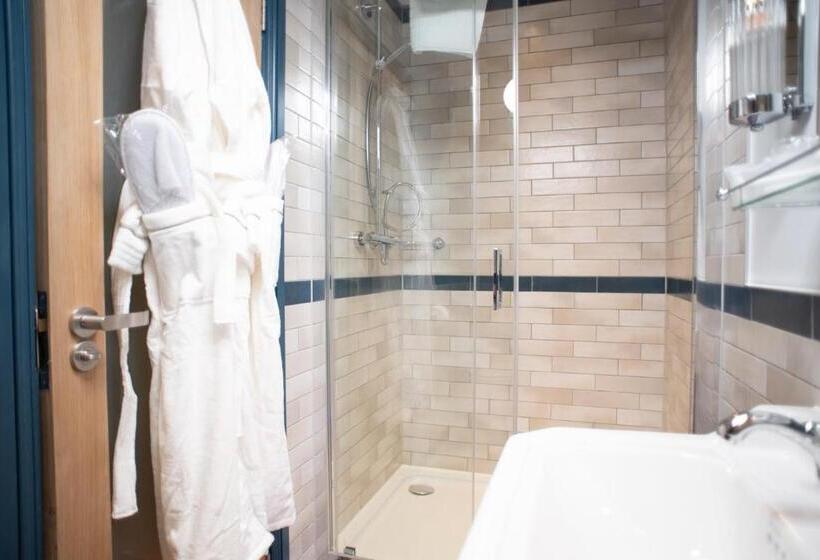 חדר סטנדרט, Blackbird