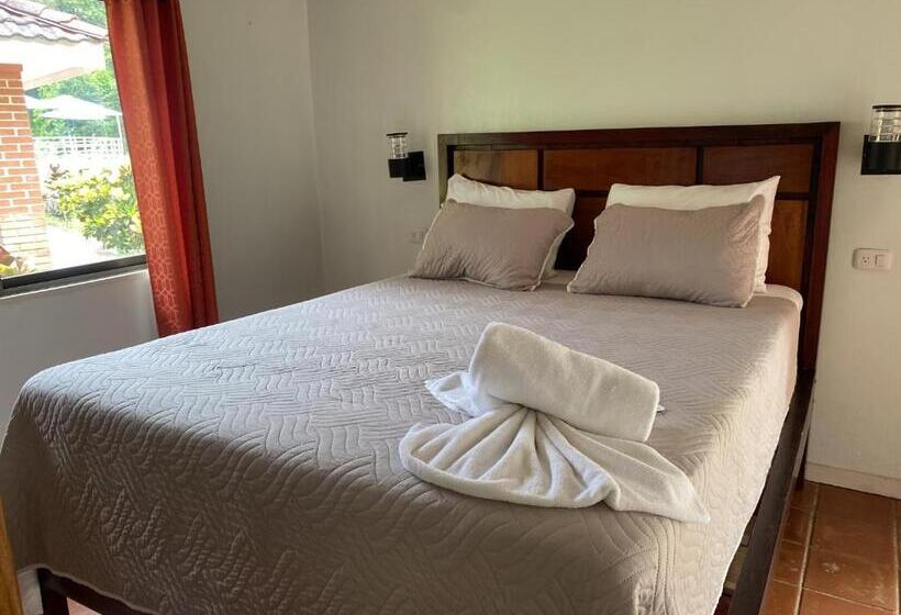 디럭스 룸, Bongo   Adults Only