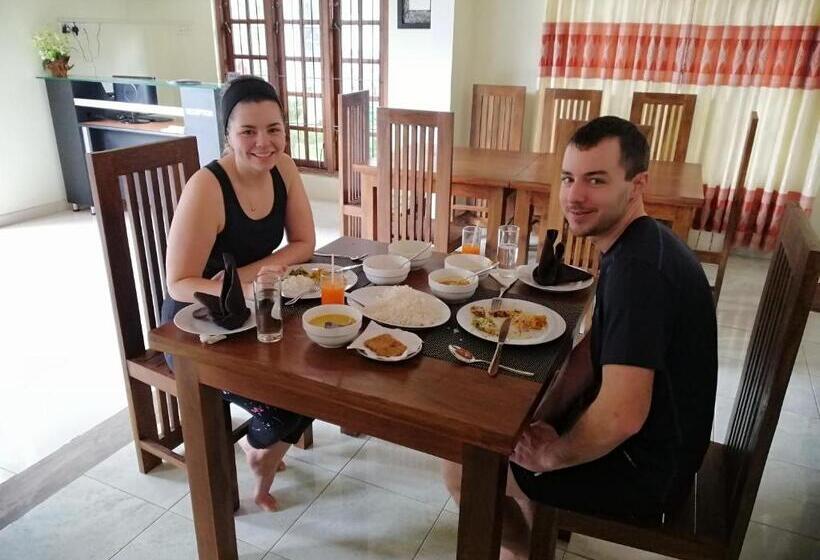 3 Bett Standardzimmer Balkon, Mindana Residence