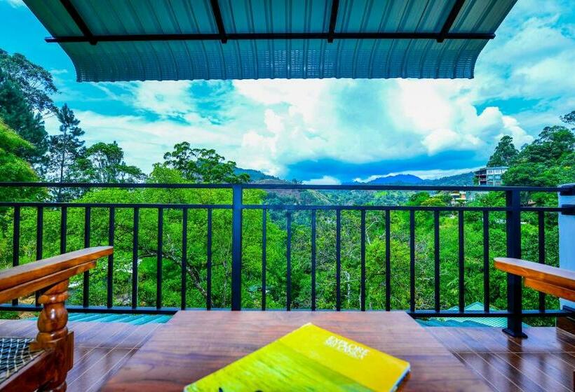 Deluxrum med Balkong, Third Eye Ella