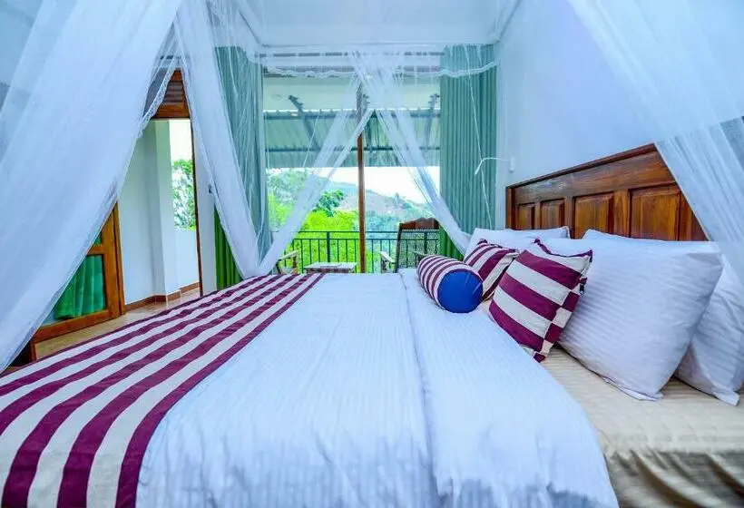 Quarto Deluxe com Sacada, Third Eye Ella
