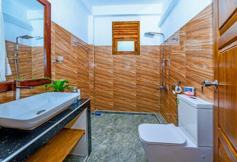 Deluxrum med Balkong, Third Eye Ella