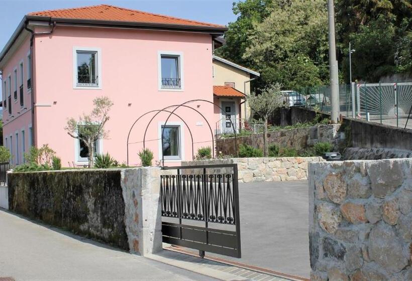 استودیوی استاندارد, Vila Burbonka