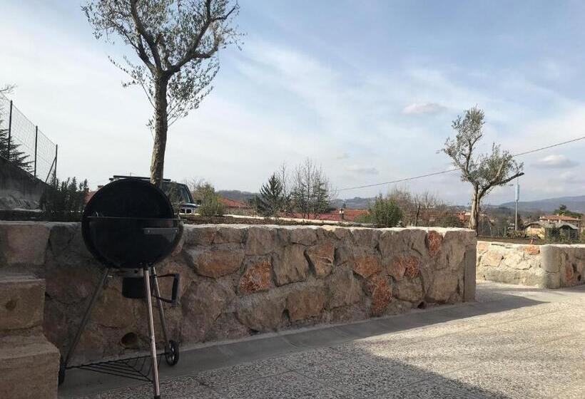 استودیوی لوکس, Vila Burbonka