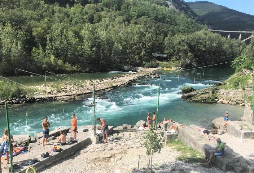 استودیوی لوکس, Vila Burbonka