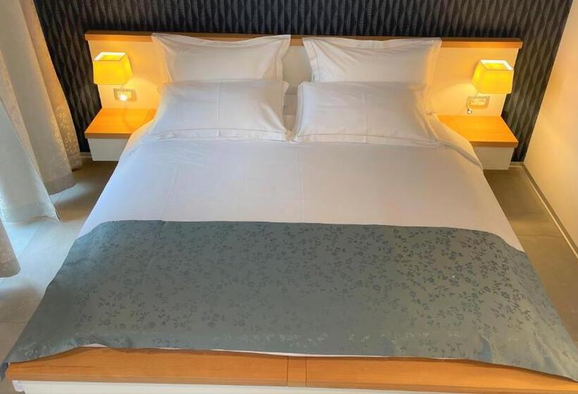 استودیوی لوکس, Vila Burbonka