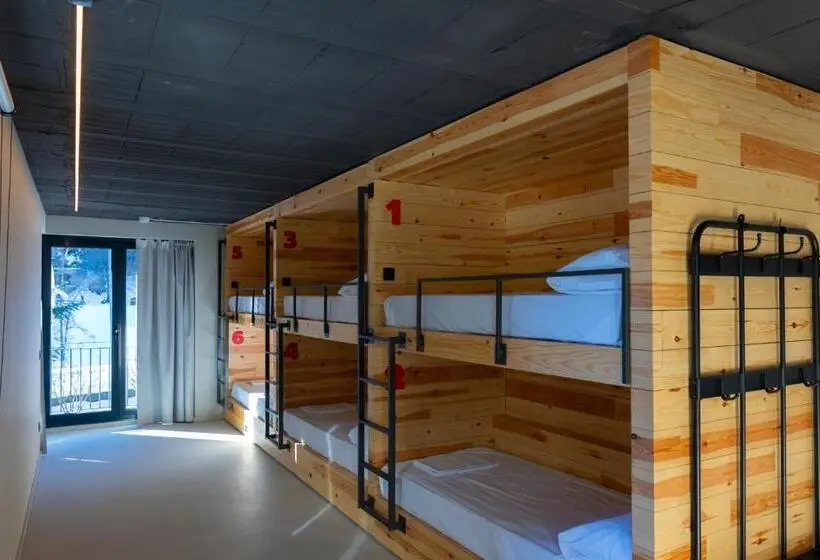 تختخواب در اتاق مشترک, Ky Mountain Hostel Arinsal