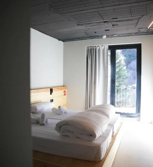 اتاق استاندارد با بالکن, Ky Mountain Hostel Arinsal