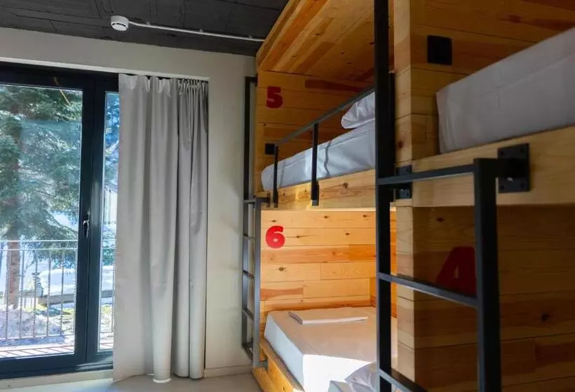 تختخواب در اتاق مشترک, Ky Mountain Hostel Arinsal