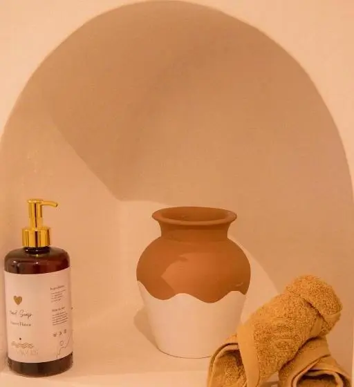 اتاق استاندارد با تخت بزرگ, Les Vagues   Hotel Villa & Beach Club   Gili Air