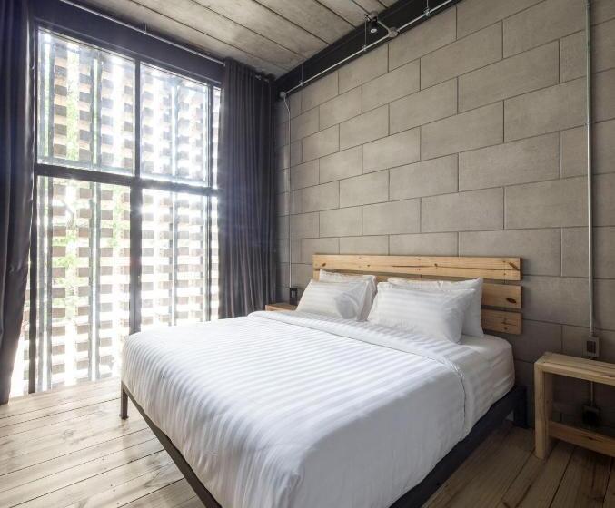 디럭스 룸, Owl Poshtel Kanchanaburi