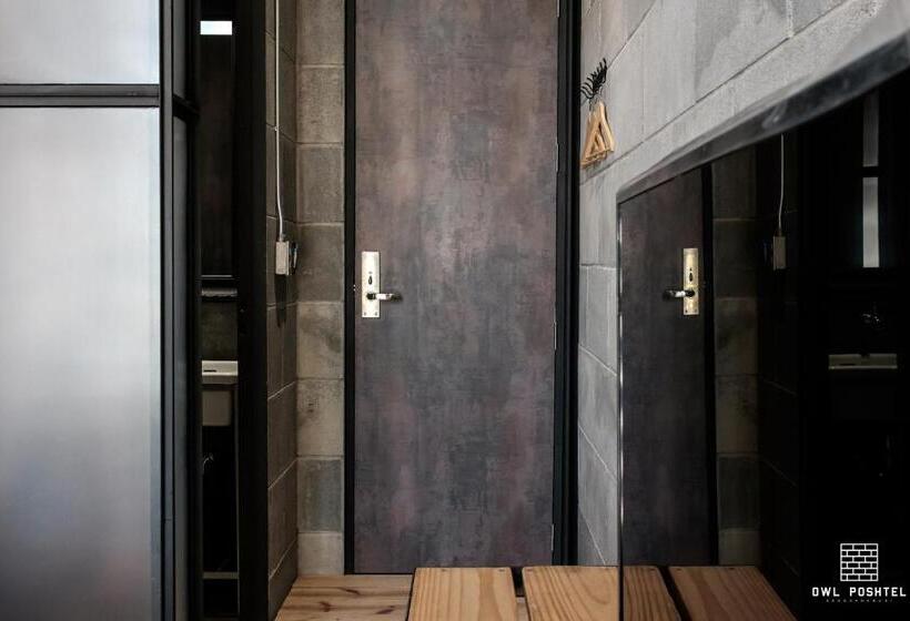 디럭스 룸, Owl Poshtel Kanchanaburi