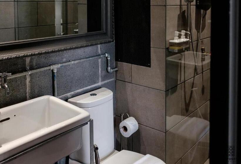 디럭스 룸, Owl Poshtel Kanchanaburi