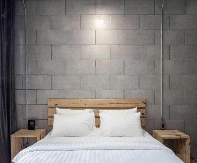 디럭스 룸, Owl Poshtel Kanchanaburi