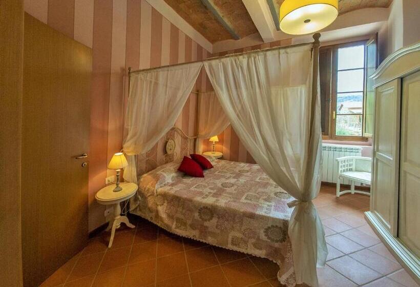 דירת שלושה חדרים, Residence La Poggerina