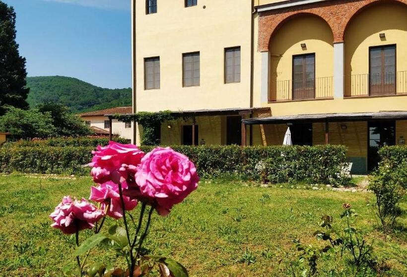 דירת שלושה חדרים, Residence La Poggerina