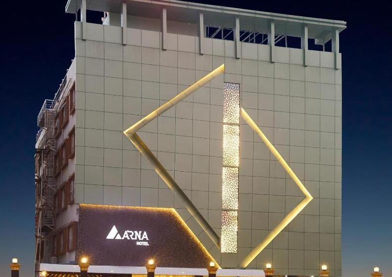 اتاق سوپریور, Arna