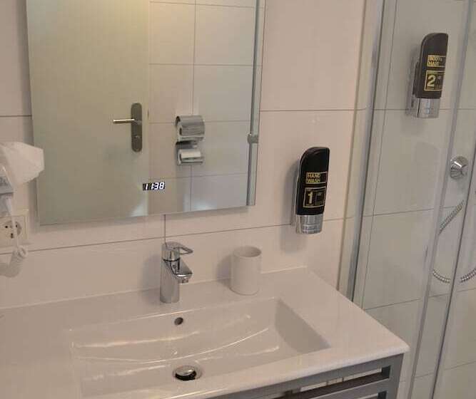 스탠다드 싱글 룸, Myrsini