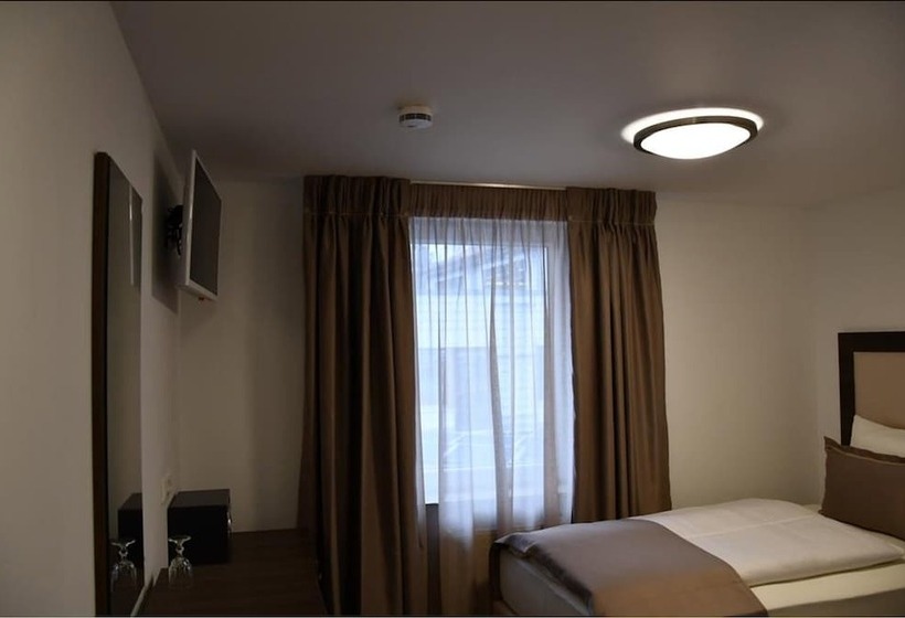 스탠다드 싱글 룸, Myrsini