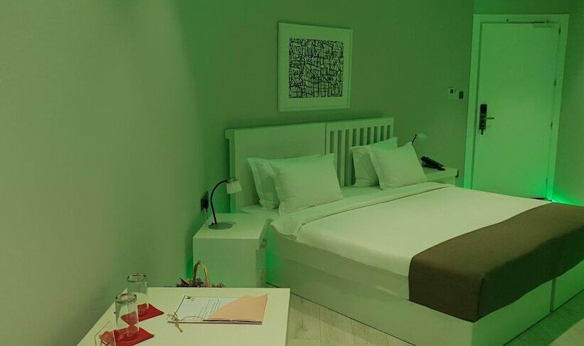 身障者適用スタンダードルーム, Metro Hotel Tirana