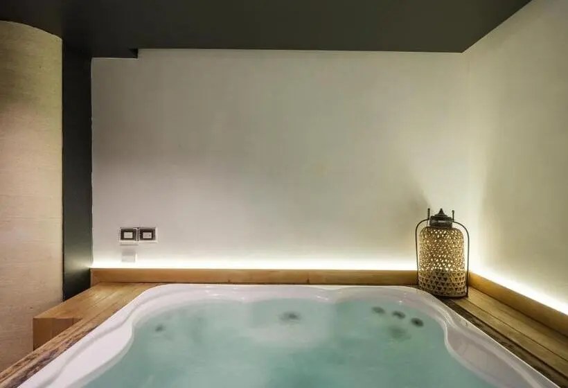 バスタブ付きスタンダードルーム, Secret Garden Resort & Spa