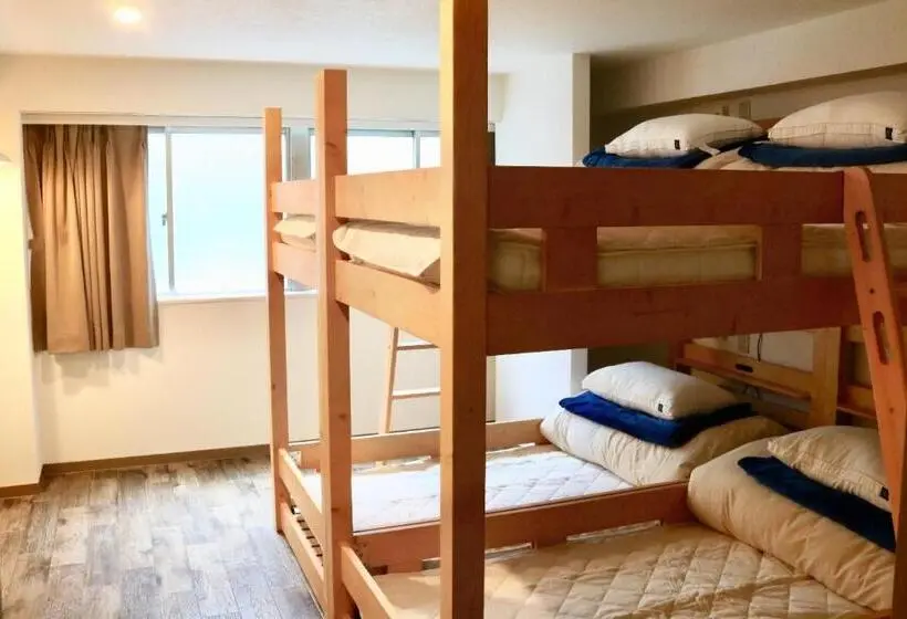 Standard Neljän Hengen Huone Jaettu Kylpyhuone, Trip & Sleep Hostel