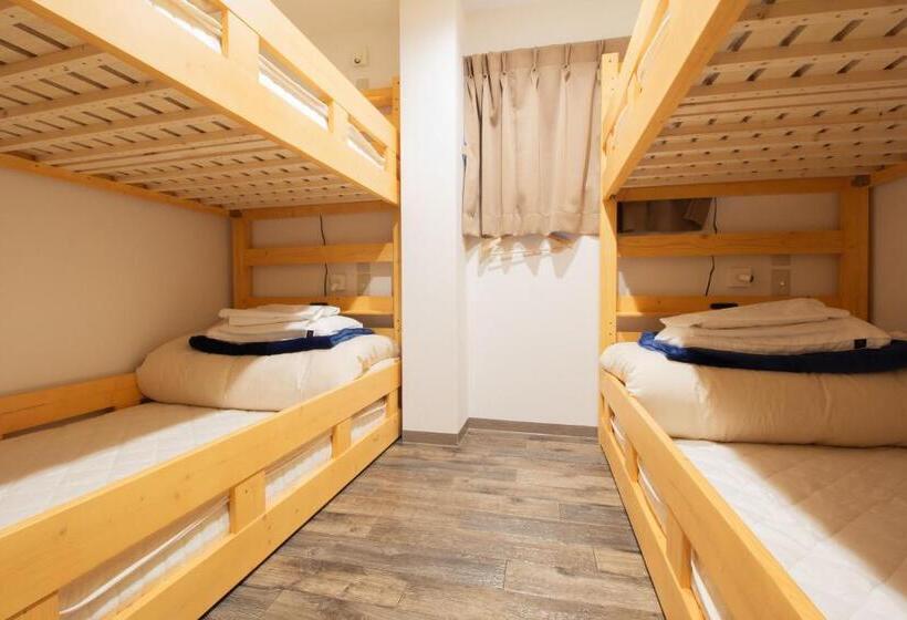 浴室共有スタンダード4人用ルーム, Trip & Sleep Hostel