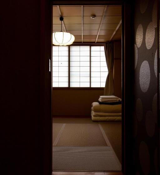 浴室共有スタンダード4人用ルーム, Trip & Sleep Hostel