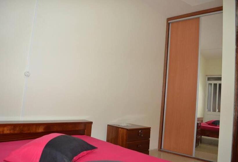 اتاق اکونومی, Casa Xoxo