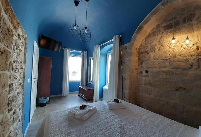 דירת חדר, Il Borgo