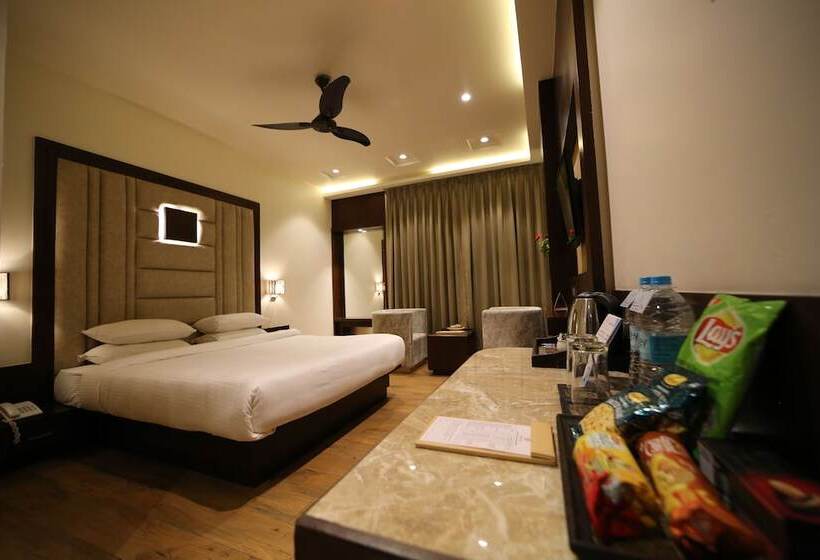 高级大房间, Prince Viraj