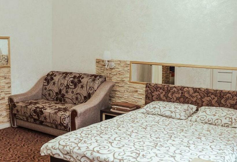 غرفة ديلوكس ثلاثية, Rafinad