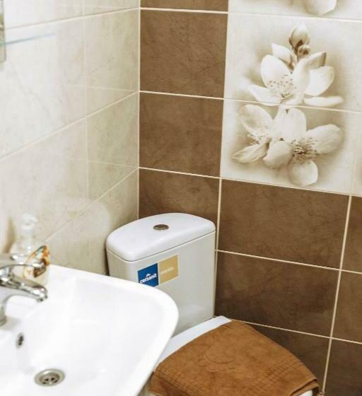 غرفة قياسية ثلاثية مزودة بشرفة, Rafinad