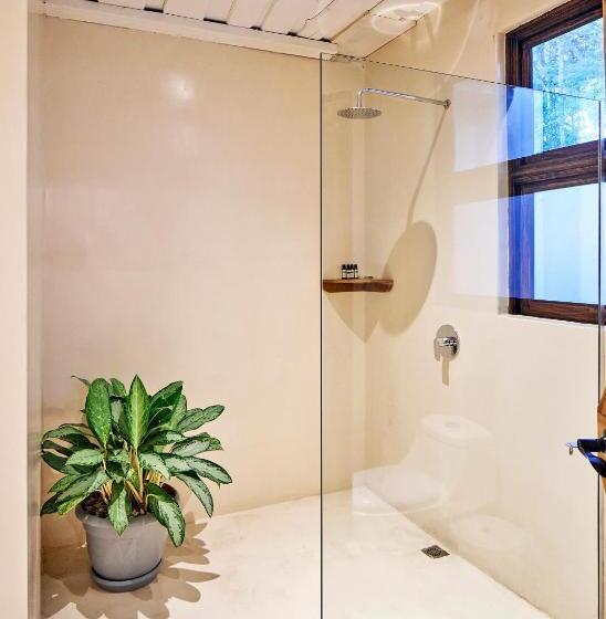Люкс Повышенной Комфортности, Paradise Beach Lodge