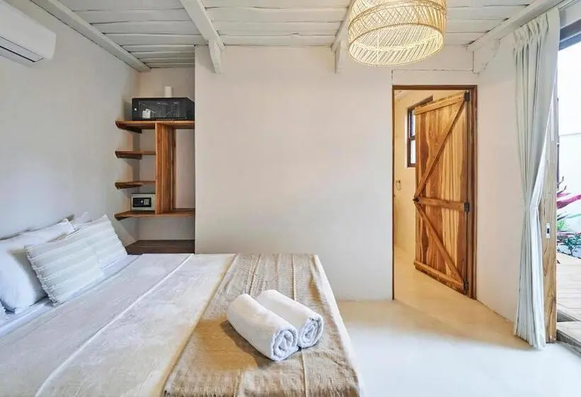 プールビュースイート, Paradise Beach Lodge