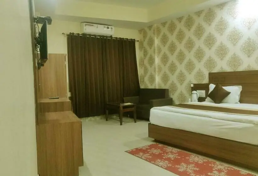 Camera Deluxe, The Vaishno Devi Hills