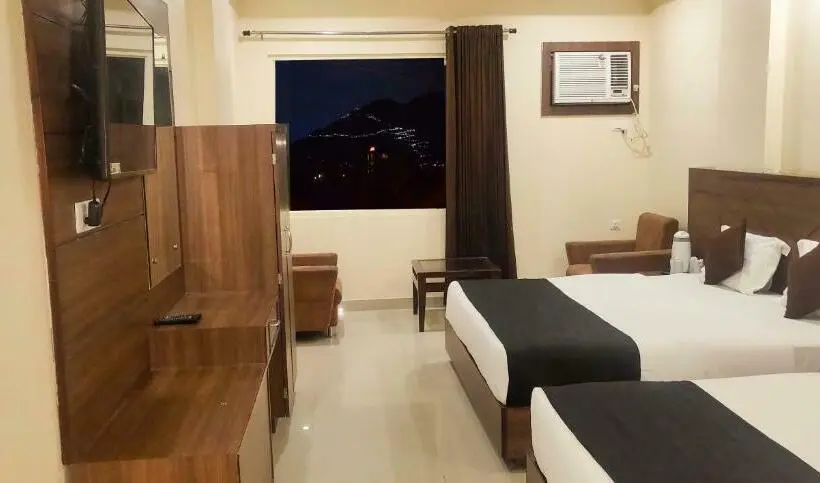 Camera Familiare Deluxe, The Vaishno Devi Hills