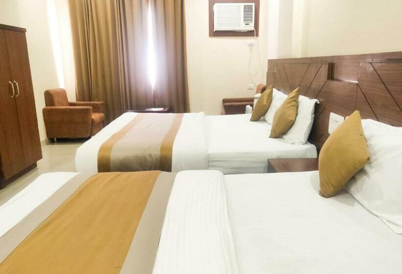 디럭스 패밀리 룸, The Vaishno Devi Hills