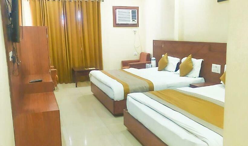 디럭스 패밀리 룸, The Vaishno Devi Hills