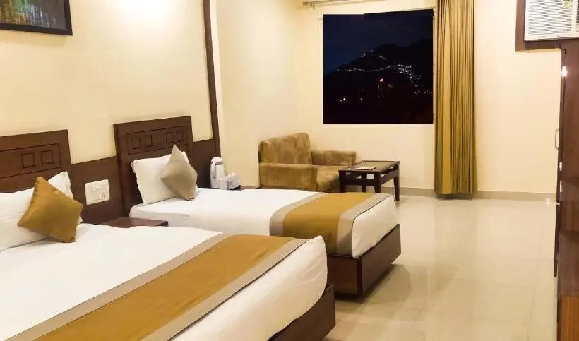 Camera Tripla Superiore, The Vaishno Devi Hills