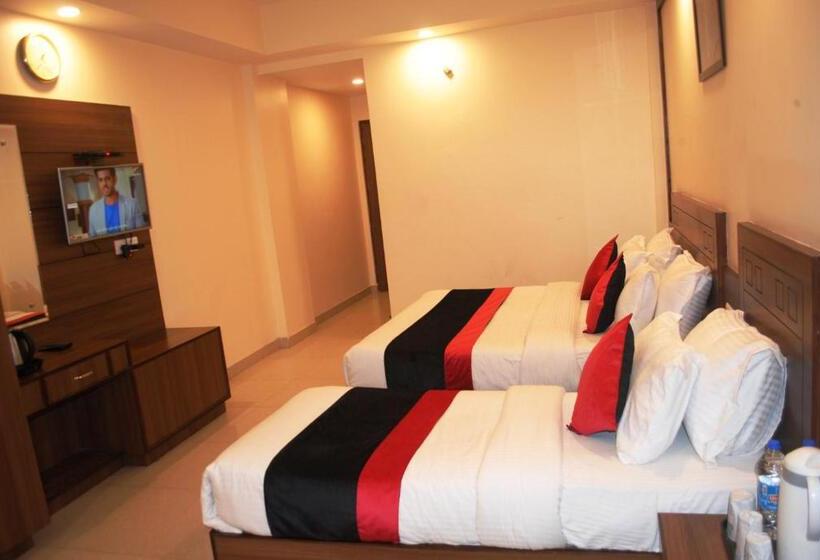 디럭스 트리플 룸, The Vaishno Devi Hills