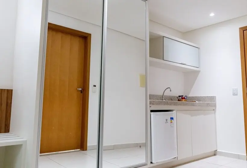Deluxe Kolmen Hengen Huone, Vivence Suítes Hotel Palmas